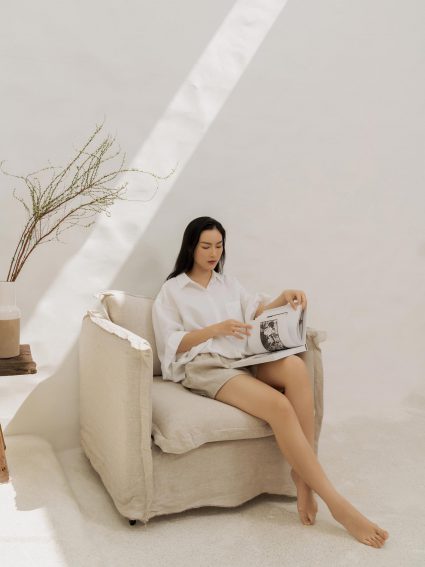 Đầm ôm body xẻ trước cổ đan tông